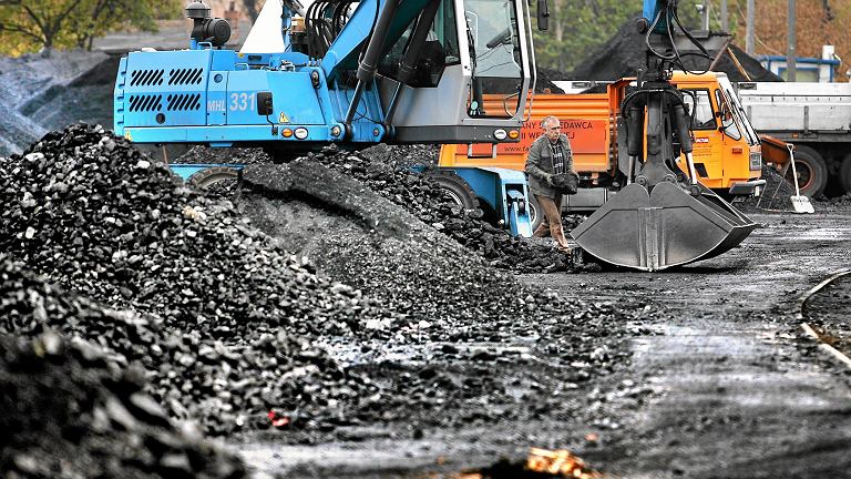 Złoża w Polsce szacuje się na biliony! Naturalne bogactwo Polski takie jak: złoto, miedź węgiel, tytan istnieją na terenach Polski jednak nie są dostępne