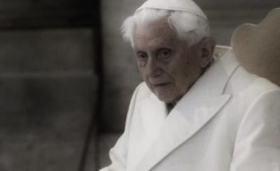 Były papież Benedykt XVI przebywa aktualnie w Niemczech, gdzie odwiedził swojego brata, Joseph Ratzinger pokazał się pierwszy raz od dłuższego czasu.