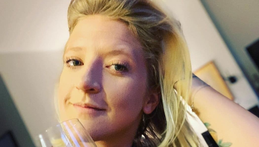 Lara Gessler nago. Córka gwiazdy TVN i show Kuchenne Rewolucje szaleje na portalu instagram. Fani są pod sporym wrażeniem.