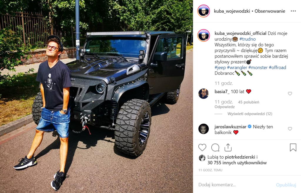 Kuba Wojewódzki właśnie obchodził urodziny i postanowił sprawić sobie nowe auto. Gwiazdor TVN pochwalił się tym na Instagram. Ile zarabia wojewódzki?