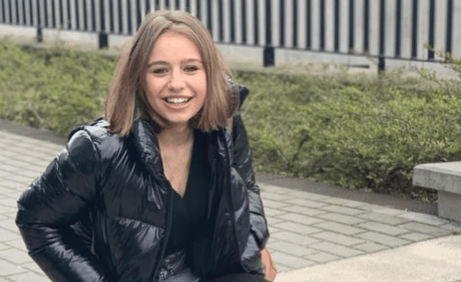 Ile zarabia córka Przybylskiej, Oliwia Bieniuk? 16 latka reklamuje produkty na Instagram, jej matka Anna Przybylska też zaczynała od modelingu.