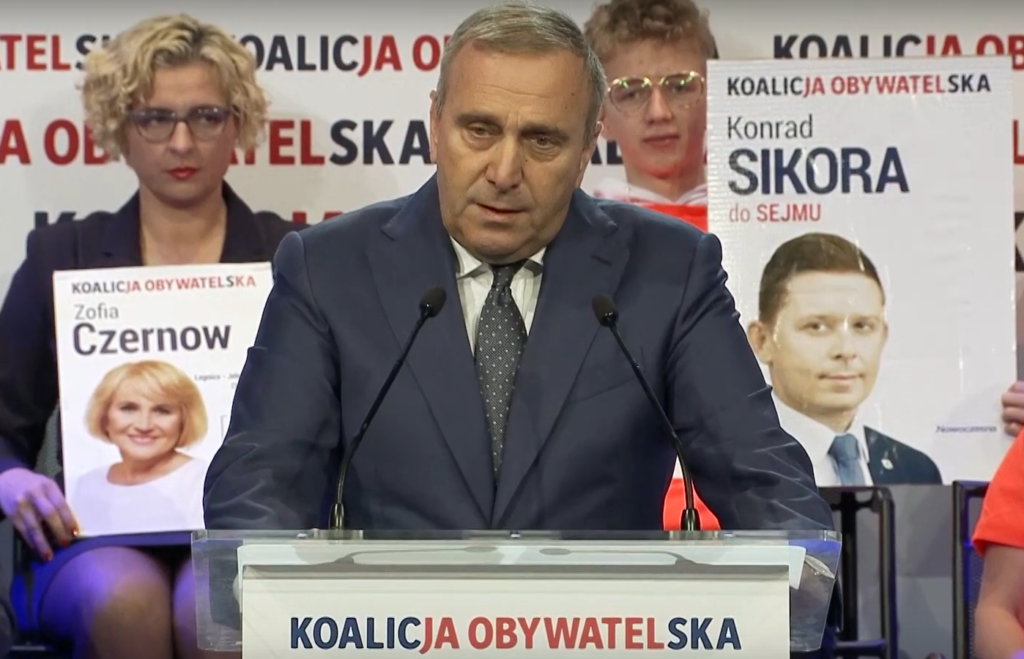 Ostatnie sondaże pokazują ogromną przewagę PiS nad KO. Taka sytuacja powoduje atmosferę buntu w Koalicji Obywatelskiej. Co na to Grzegorz Schetyna?