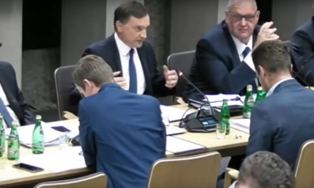 Borys Budka z PO próbował zdymisjonować ministra sprawiedliwości w rządzie PiS. Zbigniew Ziobro celnie go wypunktował, poseł PO nie miał argumentów. 