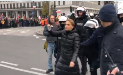 Scheuring Wielgus – Marsz Niepodległości. Do wręcz absurdalnej sytuacji doszło na samym początku startu Marszu Niepodległości.