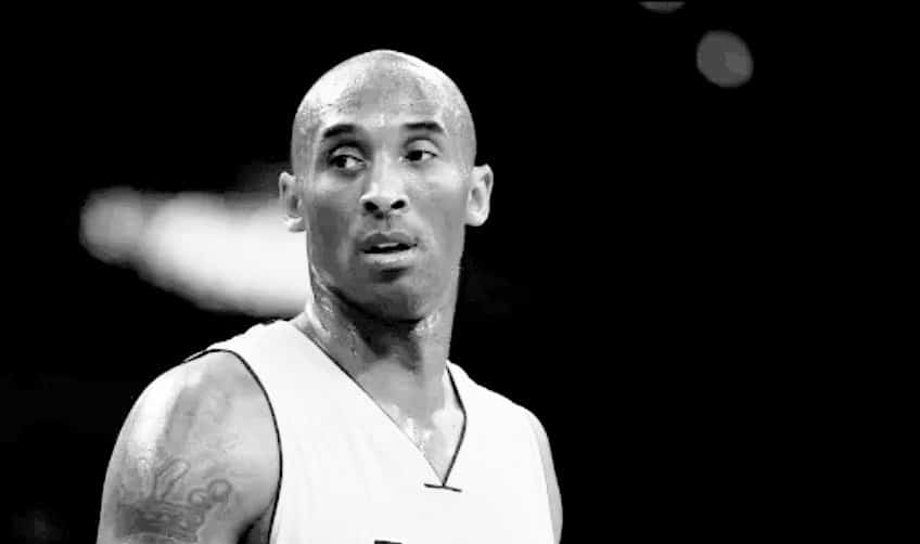 Kobe Bryant nie żyje. Gwiazdor (Kobe Bryant) NBA i drużyny LA Lakers zginął w katastrofie helikoptera. Helikopter z gwiazdą...