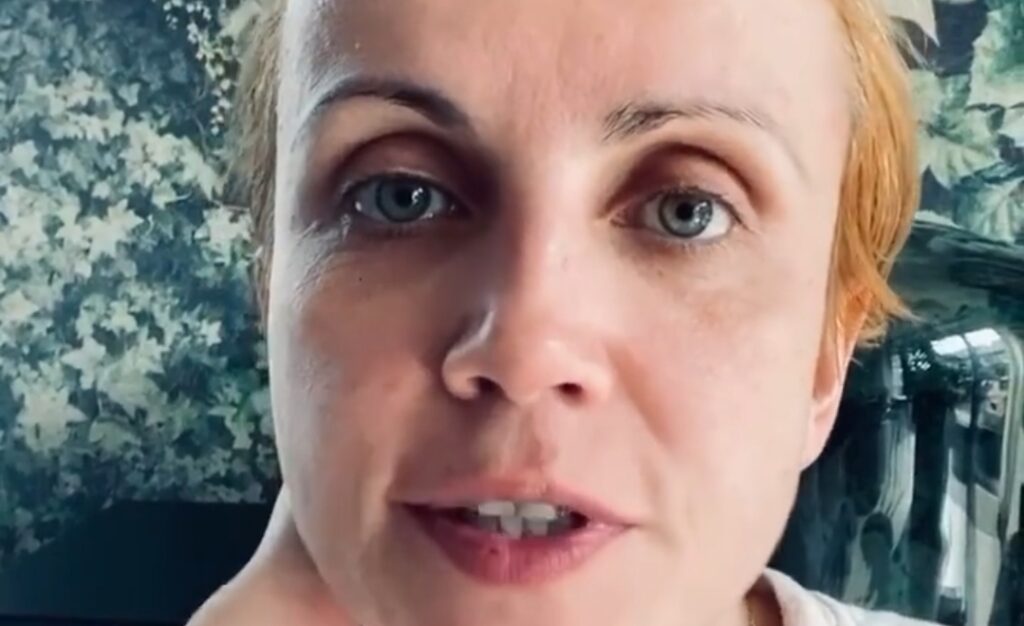 Katarzyna Zielińska na portalu Instagram ostrzega przed konsekwencjami COVID-19 (koronawirus). Aktorka postanowiła bardzo wyraźnie zaangażować się w akcję.