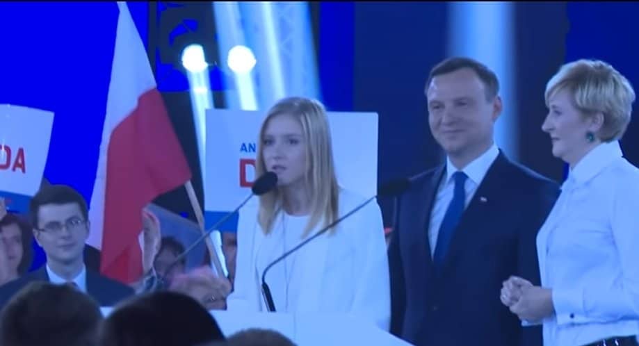 Kinga Duda, córka prezydenta Andrzeja Dudy podjęła decyzję o tym, że zostaje w Londynie, koronawirus sieje spustoszenie w Wielkiej Brytanii