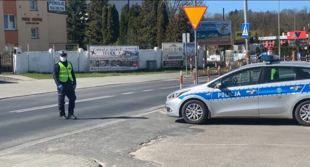 Mandat za korzystanie z Google Maps bądź systemu Yanosik? Na to wygląda, ustalono że tak dokładne ostrzeżenie o fotoradarach jest niezgodne z prawem/ screen YouTube 