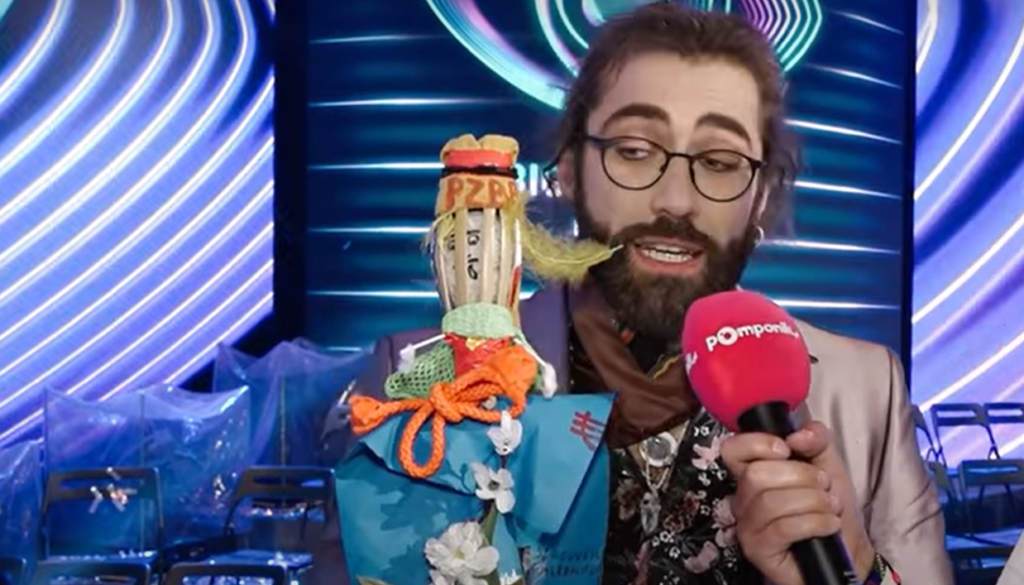 Kamil Lemieszewski znany z "Big Brother" ponownie szokuje, na Instagram prawie nago, w samych stringach ćwiczy eksponując swoje pośladki