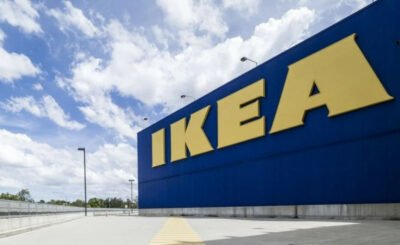 Przerażająca pomyłka w Ikea w Holandii, w dozowniku do dezynfekcji rąk znalazł się żrący środek do udrożniania rur, klienci poparzeni