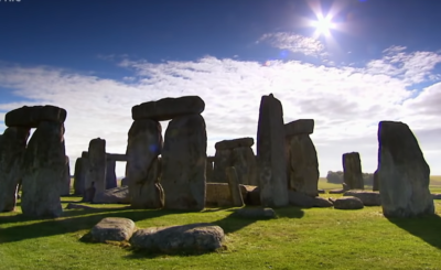 Tajemnica i historyczna zagadka Stonehenge w Anglii w końcu rozwiązana. Archeolodzy donoszą, że osiągnęli prawdziwy przełom w badaniach.