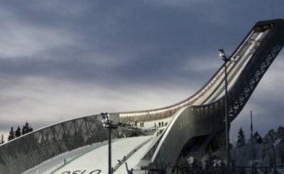 Skocznia Holmenkollenn w Oslo to jeden z najlepiej rozbudowanych ośrodków sportów zimowych w tym oczywiście skoków. Skrywa w sobie tajemnicę