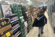 Lobby alkoholowe sabotuje zakaz reklamy piwa? Wiceminister się wygadał