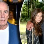 Karol Strasburger od dekad cieszy się ogromną sympatią widzów dzięki kultowej „Familiadzie”. Prywatnie jest oddanym mężem i ojcem