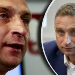 Prezydent Andrzej Duda podpisał akt łaski wobec Roberta Bąkiewicza, skazanego za naruszenie nietykalności cielesnej aktywistki Katarzyny Augustynek, znanej jako Babcia Kasia.