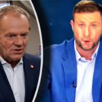 a antenie TV Republika padły poważne oskarżenia pod adresem Donalda Tuska. Według jednego z dziennikarzy premier miał "ciężarówkami zwozić do Polski migrantów z Afryki,