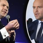 Choć od zaprzysiężenia Karola Nawrockiego na prezydenta RP minęło już kilka dni, wciąż pojawiają się nowe, zaskakujące kulisy tego wydarzenia. Tym razem głos zabrał jego wujek i pierwszy trener boksu, Waldemar Nawrocki. W rozmowie z Super Expressem podzielił się osobistymi wspomnieniami i refleksjami. Jego słowa rzucają nowe światło na charakter głowy państwa.