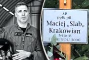 Tak wygląda grób majora Macieja „Slaba” Krakowiana. Napis na krzyżu i osobista pamiątka od żony