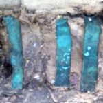 Ta historia od lat rozbudza ciekawość i niedowierzanie. Według rosyjskich publikacji z początku XXI wieku, w 1969 roku w syberyjskiej wiosce Rżawczik górnicy mieli odkryć na głębokości 70 metrów marmurowy sarkofag z idealnie zachowanym ciałem kobiety. Mówiono o niej „Tisulska księżniczka”. Choć do dziś nie ma żadnych oficjalnych dowodów na prawdziwość tej historii, legenda żyje i wciąż powraca w rosyjskich mediach.