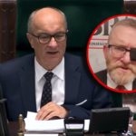 W Sejmie znów zawrzało. W ostatnich dniach na nowo wybuchła dyskusja o zachowaniu jednego z najbardziej kontrowersyjnych posłów, a sprawa nabrała wymiaru nie tylko politycznego, ale też instytucjonalnego. Marszałek Włodzimierz Czarzasty musiał zmierzyć się z sytuacją, która odbiła się szerokim echem i postawiła pytania o granice debaty publicznej.