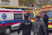 Było chwilę przed 8 gdy doszło do tragedii w centrum Warszawy. Liczba rannych rośnie. Nagrania z miejsca zdarzenia mrożą