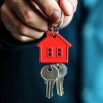 Wielu Polaków wierzy, że spisanie testamentu gwarantuje pełną kontrolę nad majątkiem po śmierci. Tymczasem przepisy Kodeksu