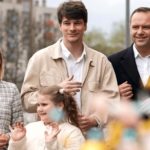 Pierwsza Dama odniosła się do plotek, które od tygodni krążyły wokół jej rodziny. W najnowszym wywiadzie Marta Nawrocka po raz pierwszy tak otwarcie opowiedziała o historii swojego najstarszego syna – Daniela.