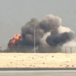 Wstrząsające nagrania obiegły dziś sieć. Podczas Dubai Air Show – największych pokazów lotniczych na świecie – doszło do tragicznego wypadku z udziałem indyjskiego myśliwca Tejas. Maszyna runęła na ziemię podczas lotu pokazowego. Pilot nie zdążył się katapultować. Widzowie patrzyli na wszystko na żywo.