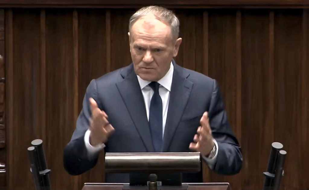 Zaczęło się. Świat zamarł i patrzy na Tuska – wystarczy ze zrobi jedną rzecz i po wszystkim