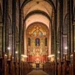 W piątek, 5 grudnia, wierni na Śląsku mogą spokojnie planować schabowego. Po hucznej górniczej Barbórce wchodzi w życie specjalna dyspensa ogłoszona przez arcybiskupa katowickiego. Decyzja zaskoczyła skalą… i jednym ograniczeniem, o którym wielu nie wie. Kto dokładnie z niej skorzysta i na jakich warunkach? Kulisy są ciekawsze, niż myślisz.