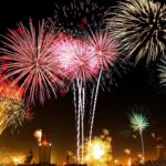 Sylwestrowa noc miała być głośna od śmiechu i muzyki. Tymczasem w kilku miejscach Europy najgłośniejsze okazały się syreny. Najpierw przyszły dramatyczne doniesienia z alpejskiego kurortu w Szwajcarii, potem kolejne informacje z Holandii, gdzie świętowanie - zamiast opadania emocji - przyniosło serię wypadków, pożarów i zamieszek.