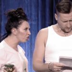 To miała być zwykła informacja organizacyjna, ale szybko przerodziła się w coś znacznie poważniejszego. W krótkim odstępie czasu dwa uwielbiane przez widzów zespoły kabaretowe przekazały wieści, które zaniepokoiły fanów w całej Polsce. Kabaret Nowaki oraz Kabaret Ani Mru-Mru znalazły się w sytuacji, w której zdrowie artystów musiało wygrać z kalendarzem występów.