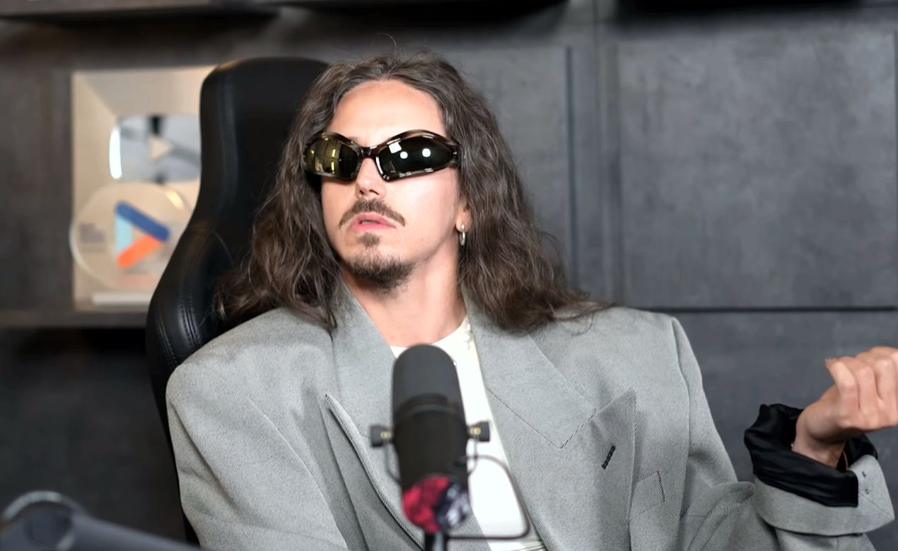 Michał Szpak zaczął ten rok mocno i emocjonalnie. Ledwie kilka dni temu w poruszających słowach dziękował fanom za obecność i wsparcie, a teraz na jego profilu pojawił się powód do czystej, bardzo przyjemnej dumy. To nie jest wiadomość o nowym singlu ani o kolejnym programie w telewizji. Chodzi o coś, co od lat jest jego znakiem rozpoznawczym - sceniczny wizerunek, dopracowany do ostatniego detalu i zawsze wywołujący reakcje.