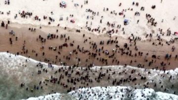 Ocean wyrzucił to na brzeg. Gdy zobaczyli go na plaży, uznali za znak od Boga