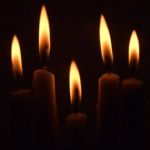 Nie żyje John Mulrooney - komik, aktor telewizyjny i radiowa osobowość, kojarzony przede wszystkim z energią „na żywo” i wyjątkowym kontaktem z publicznością.