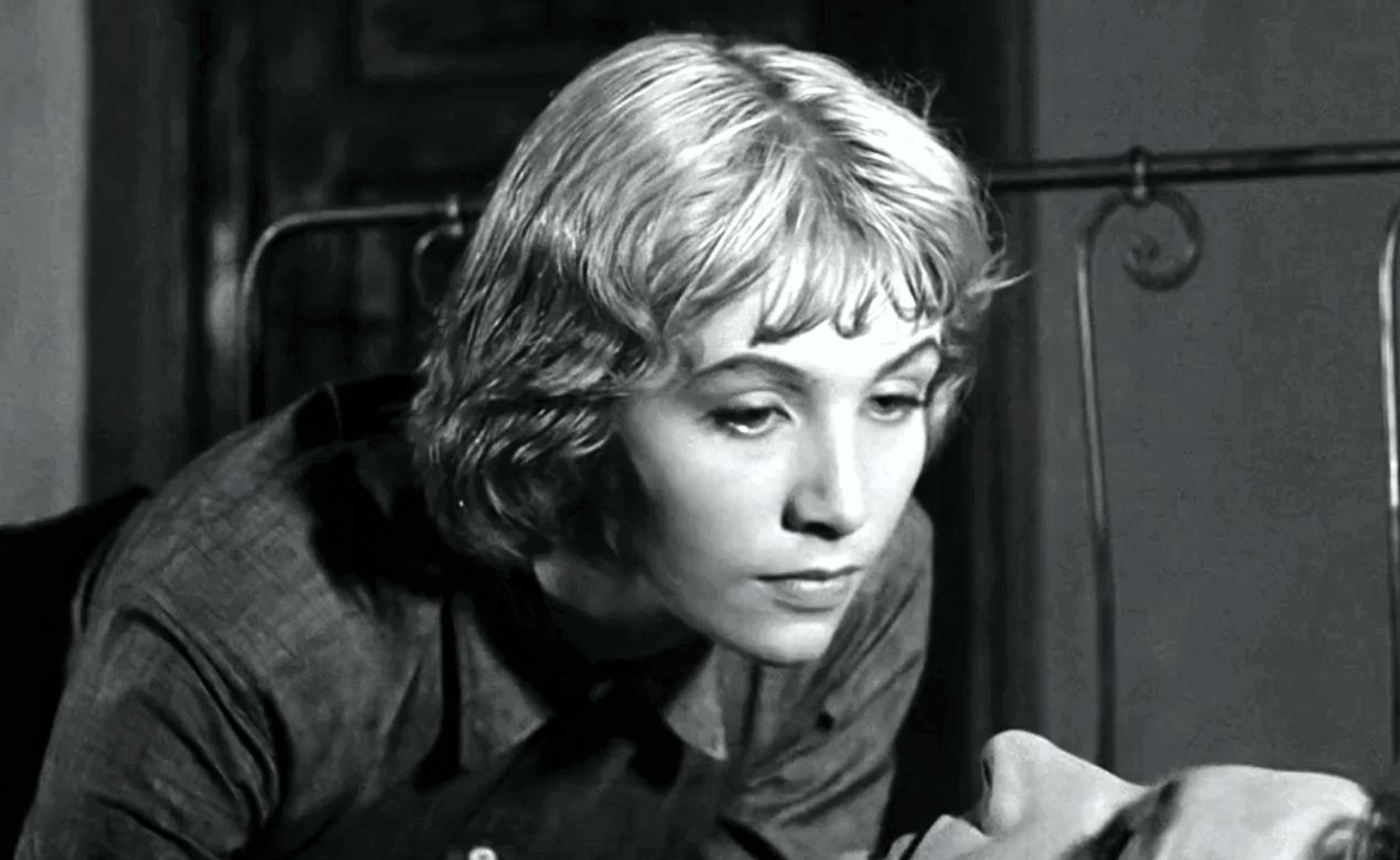 Miała urodę, którą trudno było zignorować, i talent, który zapowiadał długą drogę. W środowisku mówiono o niej z podziwem, ale też z niepokojem - bo w życiu prywatnym potrafiła wchodzić w relacje, które od początku pachniały katastrofą. Zofia Marcinkowska, pochodząca z Wieliczki aktorka, miała wszystko, żeby zostać wielką gwiazdą. Zabrakło jednego - spokoju.