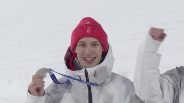 Kacper Tomasiak już ma zagwarantowaną emeryturę. Tyle wypłaci mu państwo! Kwota robi ogromne wrażenie