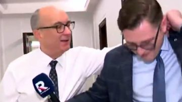 Czarzasty naprawdę to zrobił. Niebywałe, jak potraktował dziennikarza TV Republika. Ciężko uwierzyć co tam się wydarzyło
