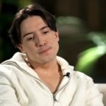 Styczeń u Dawida Kwiatkowskiego nie skończył się wraz z ostatnią kartką kalendarza. W poniedziałkowe popołudnie artysta wrzucił do sieci wpis, który momentalnie wywołał falę reakcji. Zamiast prywatnych zwierzeń - symboliczny obrazek i jedno zdanie, które fani odczytali jak zapowiedź najlepszego czasu w jego życiu.