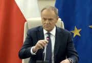 Donald Tusk wyszedł do dziennikarzy i pilnie zwrócił się do wszystkich Polaków. Wstrząsający komunikat