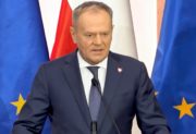 Ledwo co zaczął się weekend a tu takie wieści. Tusk tak potężnego ciosu się nie podziewał