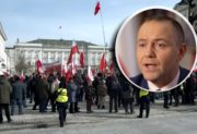 Wściekły tłum wyszedł na ulice Warszawy. Krzyczą w stronę Nawrockiego. Chcą jednego