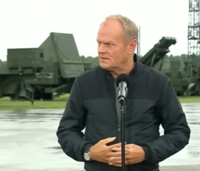 Natychmiast opuszczajcie Iran. Pilny apel Tuska do Polaków