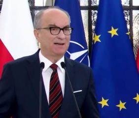 Właśnie gruchnęły pilne wieści. Jest reakcja rządu na decyzję USA ws. Czarzastego