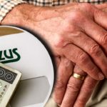 Przez lata startowali z orzełkiem na piersi, jeździli na zgrupowania, igrzyska i mistrzostwa świata. Dziś część z nich dostaje świadczenia, które ledwo przekraczają minimum. Sprawa znów wróciła z pełną siłą po historii byłych kajakarzy, którzy po dekadach pracy i sportowej kariery zaczęli walczyć z ZUS-em o wyższe emerytury. Problem nie dotyczy jednego nazwiska. Dotyka całego pokolenia sportowców z czasów PRL.