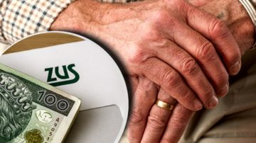 Pracował 42 lata i tyle emerytury dostał. Po pierwszym przelewie pozwał ZUS