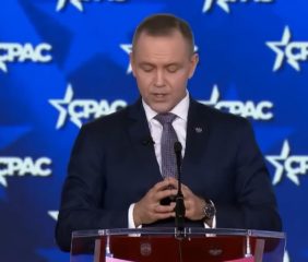 Nawrocki przemawiał w USA. To nie sam wyjazd, ale finał wystąpienia przyciągnął największą uwagę