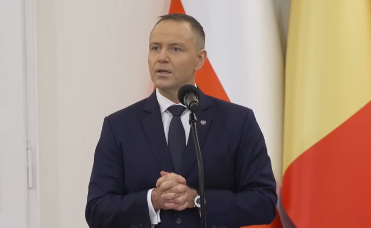 Demonstracja przed pałacem prezydenckim, Karol Nawrocki zwrócił się do demonstrantów