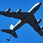 Czwartkowa katastrofa w zachodnim Iraku zakończyła się tragedią dla amerykańskiej armii. Dowództwo Centralne USA potwierdziło śmierć wszystkich sześciu członków załogi samolotu KC-135, który rozbił się podczas lotu w ramach operacji prowadzonej na Bliskim Wschodzie. To jeden z najpoważniejszych incydentów z udziałem amerykańskiego lotnictwa od początku obecnej operacji przeciwko Iranowi.