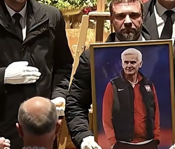 Pogrzeb Jacka Magiery. Tłumy w Katedrze Polowej, poruszający gest żony i decyzja prezydenta